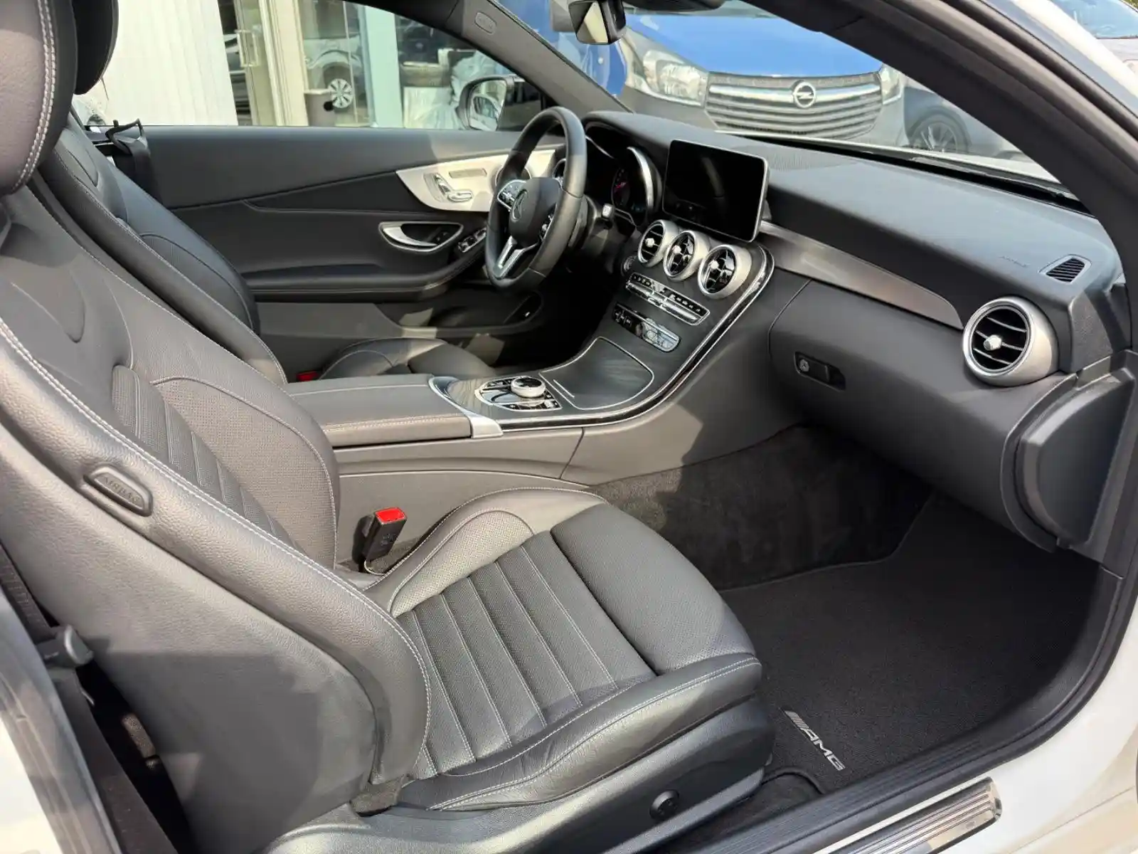 Mercedes-Benz C 200