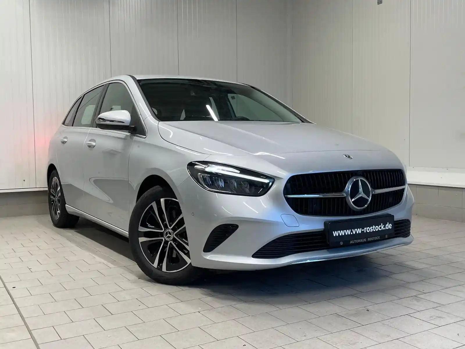 Mercedes-Benz B 200