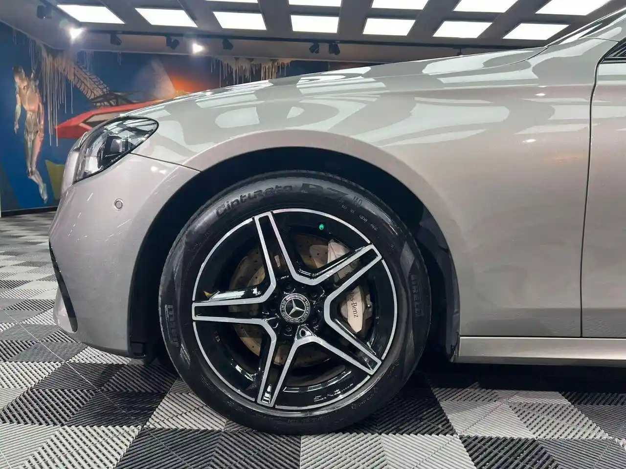 Mercedes-Benz E 300