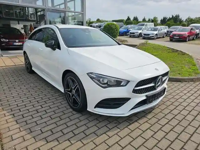 Mercedes-Benz CLA 200 Shooting Brake