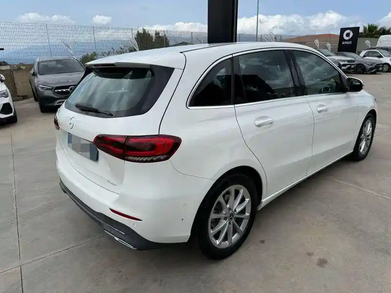 Mercedes-Benz B 200