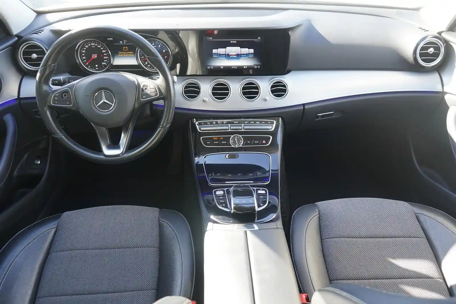 Mercedes-Benz E 200