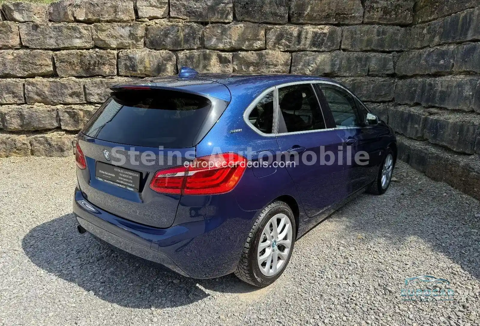 BMW 225