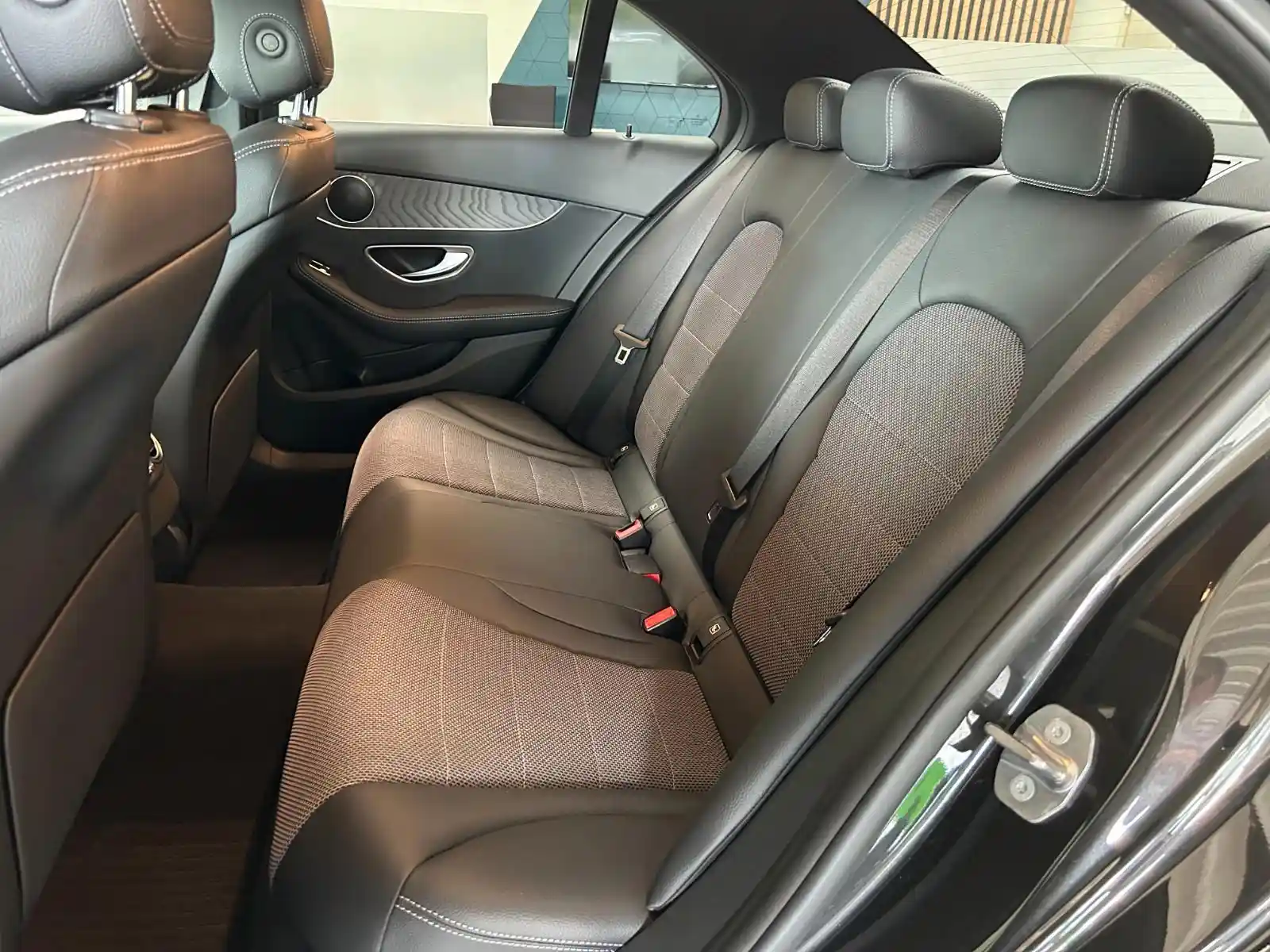 Mercedes-Benz C 180