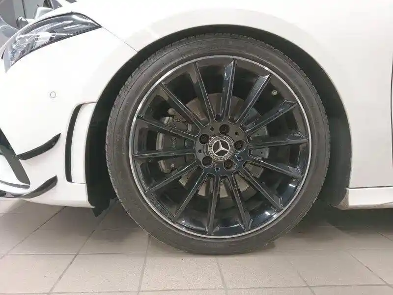 Mercedes-Benz A 220