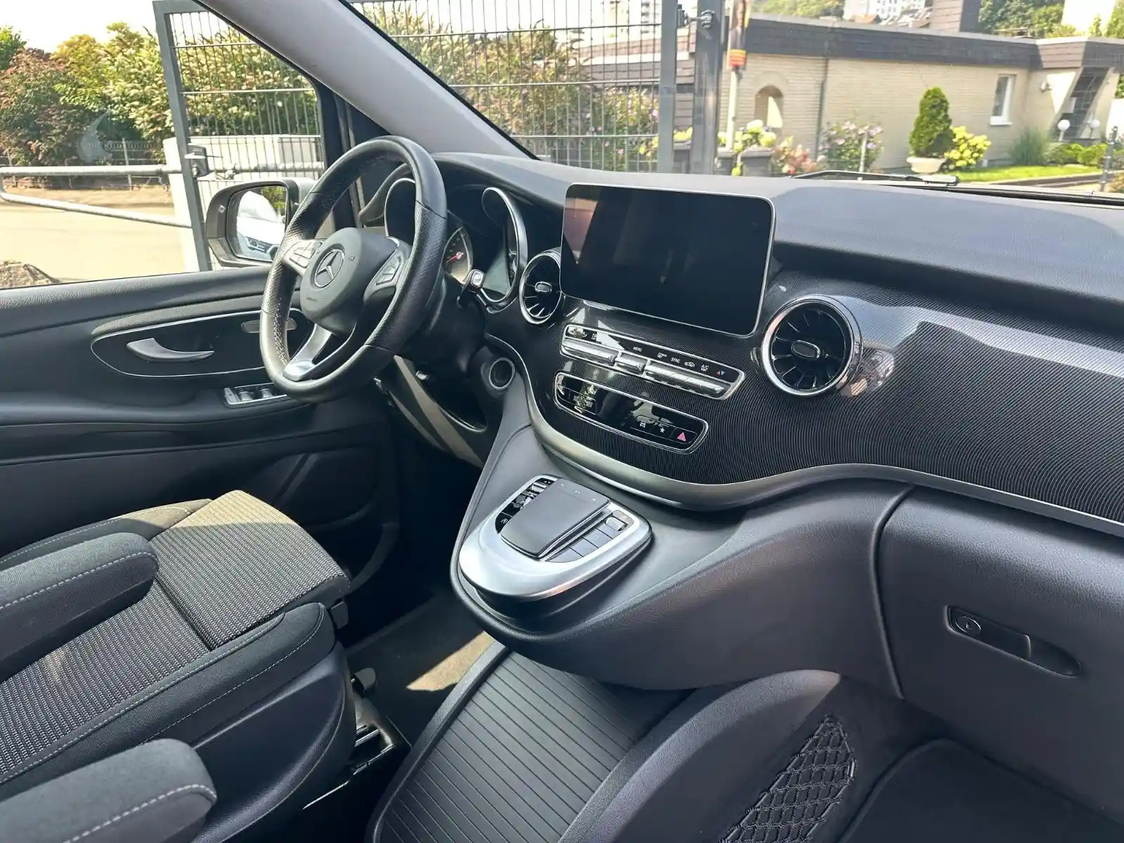Mercedes-Benz V 220