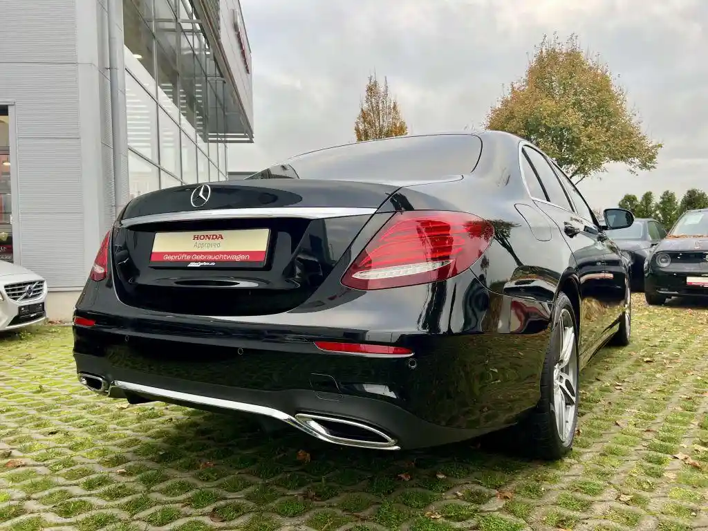 Mercedes-Benz E 220