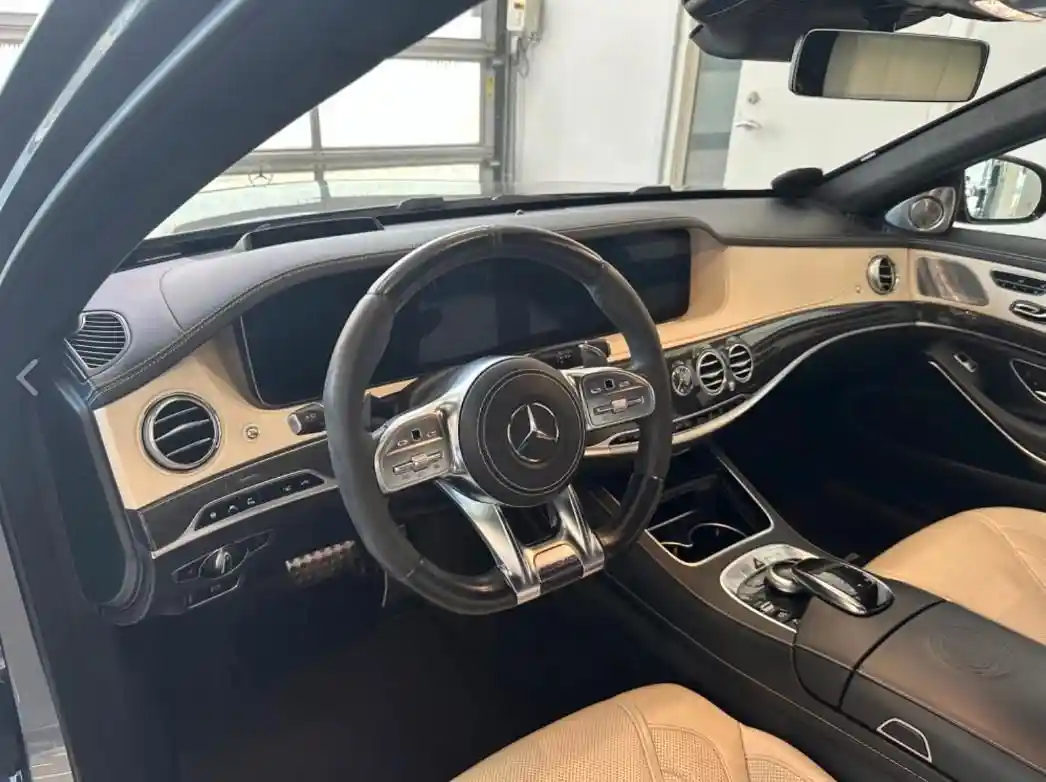 Mercedes-Benz S 63 AMG