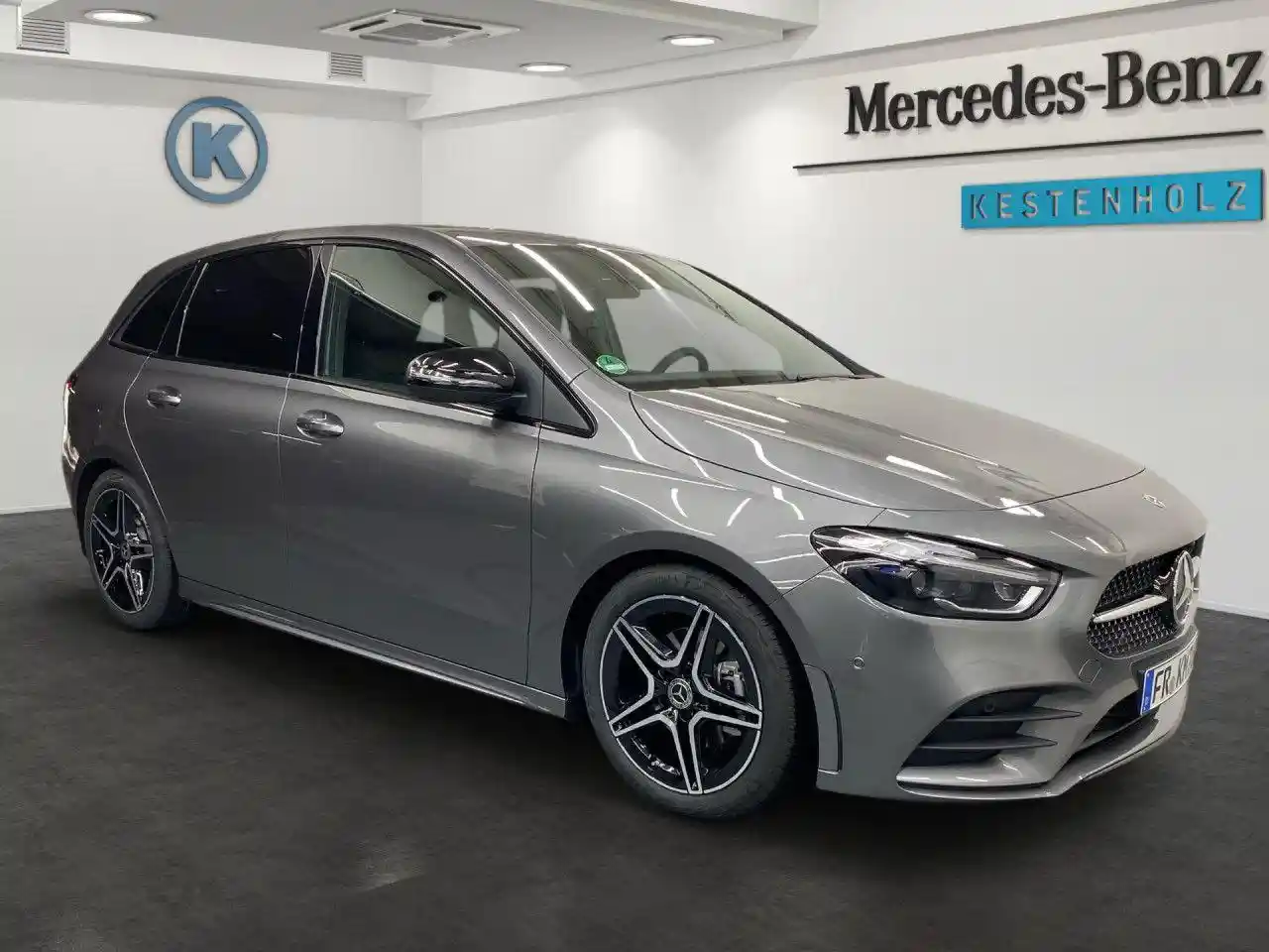Mercedes-Benz B 180