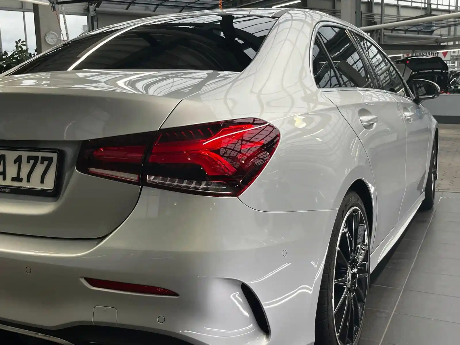 Mercedes-Benz A 180