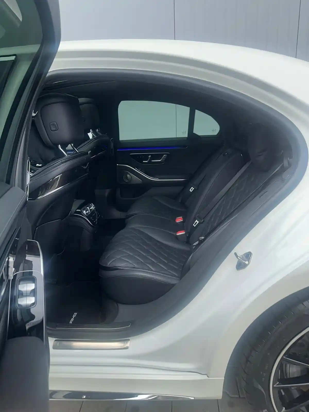 Mercedes-Benz S 400