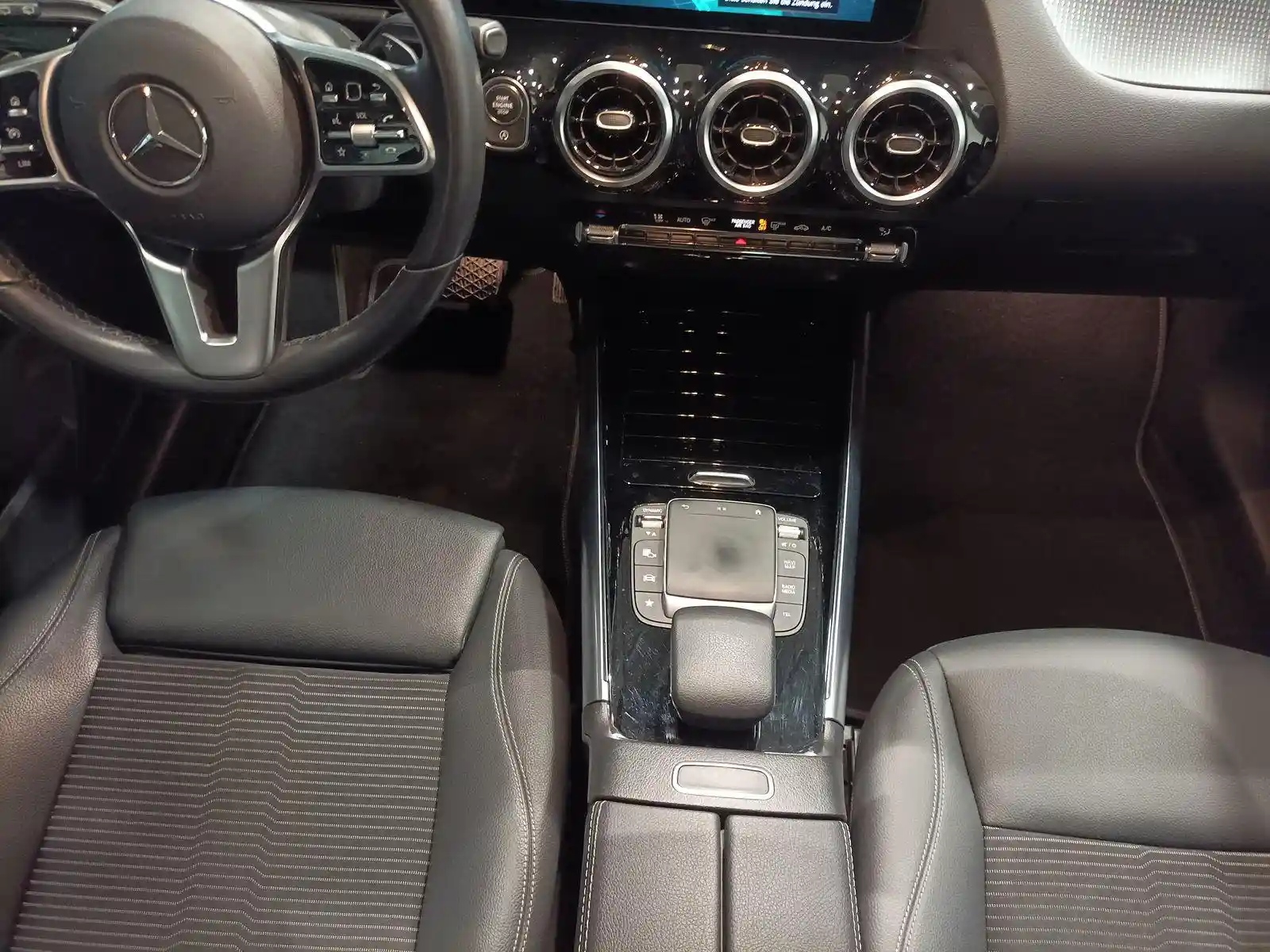 Mercedes-Benz B 220
