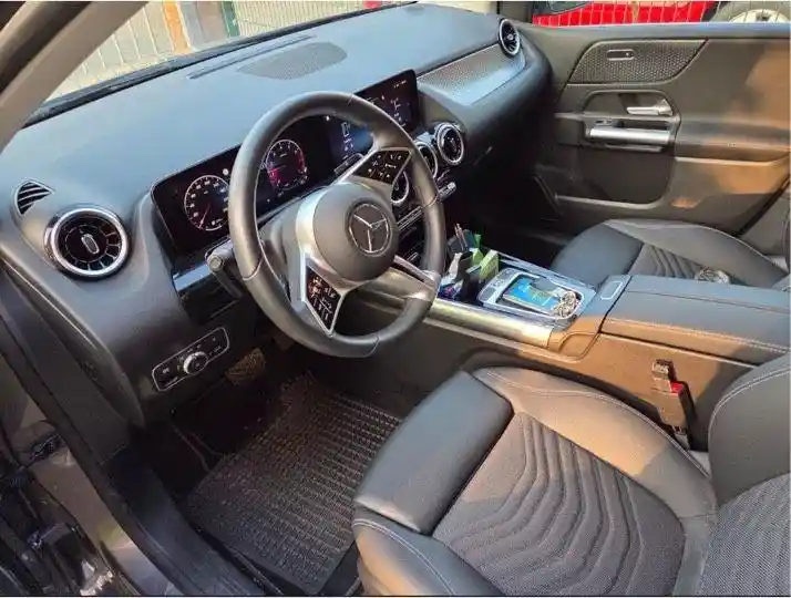 Mercedes-Benz B 200