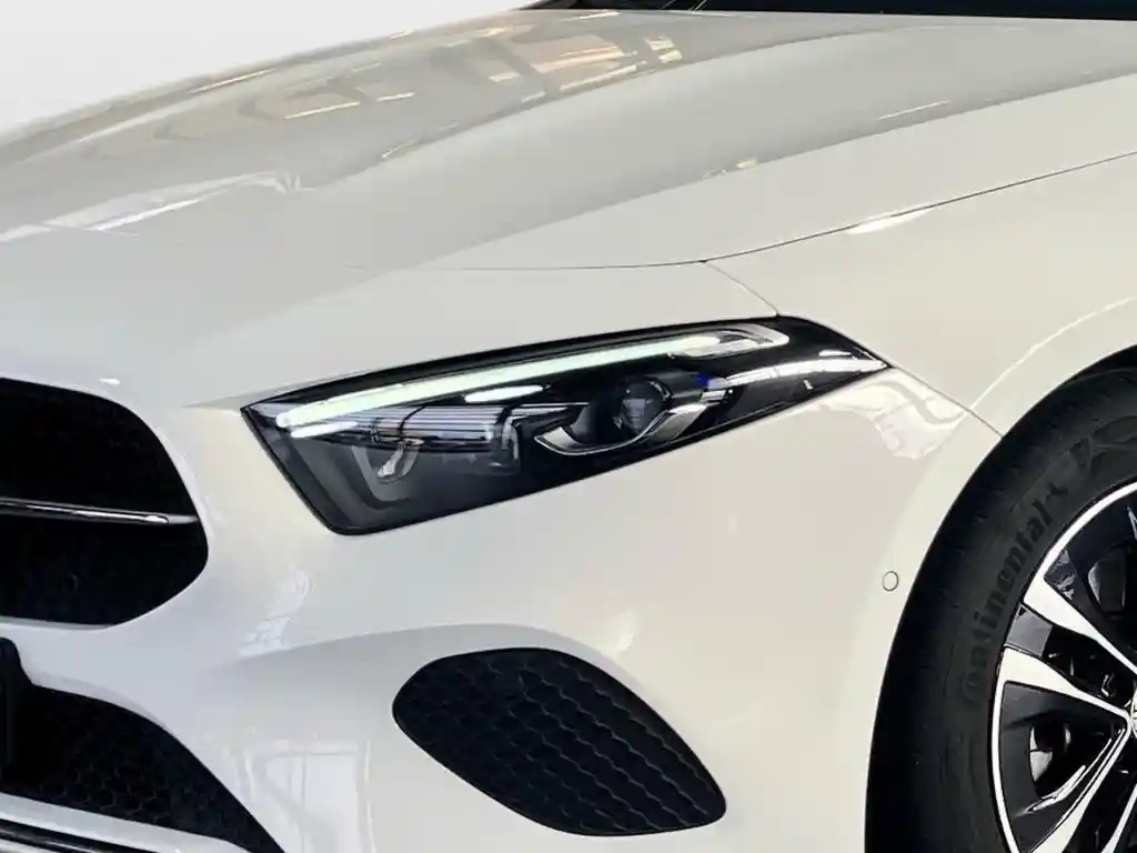 Mercedes-Benz A 180