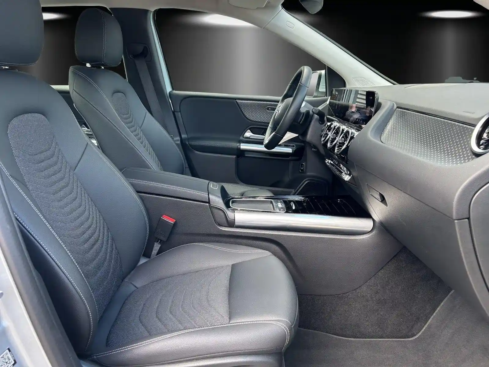 Mercedes-Benz B 220
