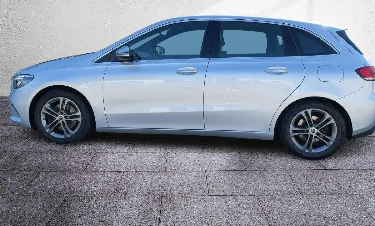 Mercedes-Benz B 220
