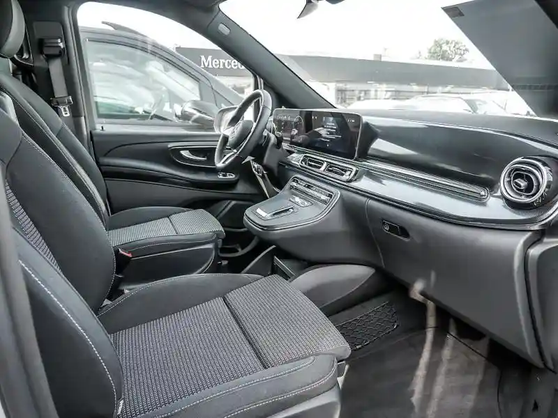 Mercedes-Benz V 220