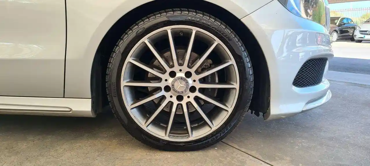 Mercedes-Benz A 200