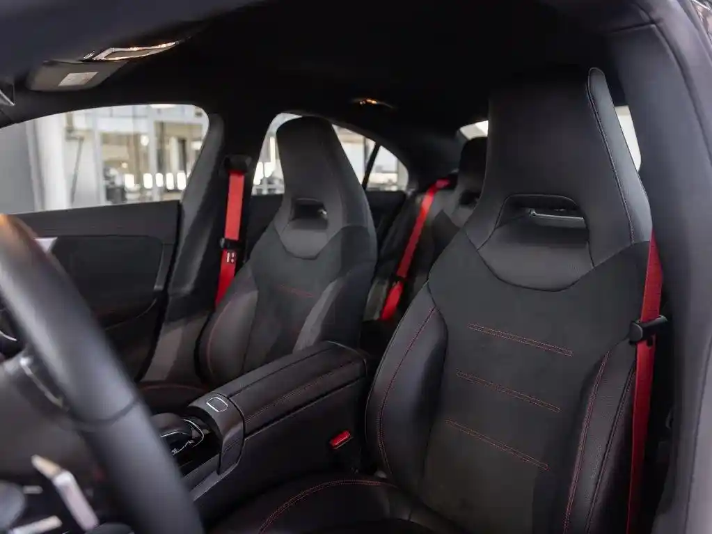Mercedes-Benz CLA 35 AMG