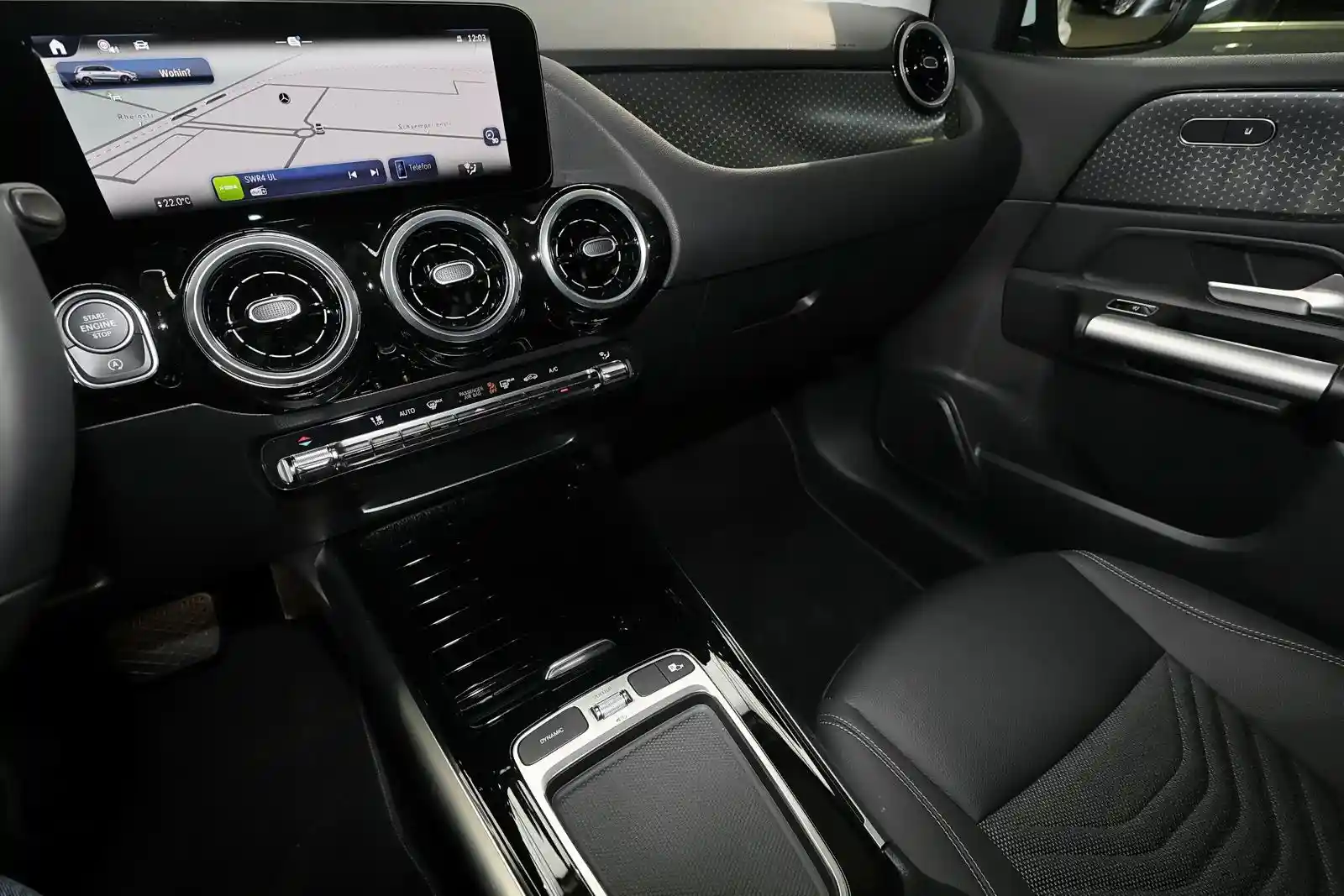 Mercedes-Benz B 180