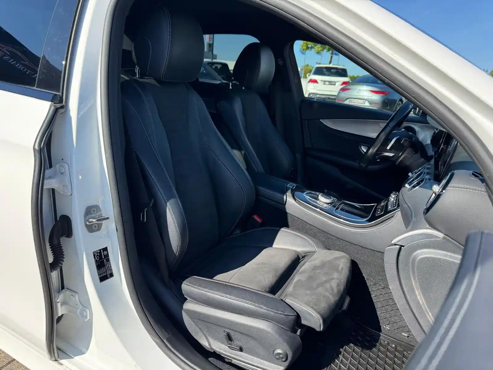 Mercedes-Benz E 200