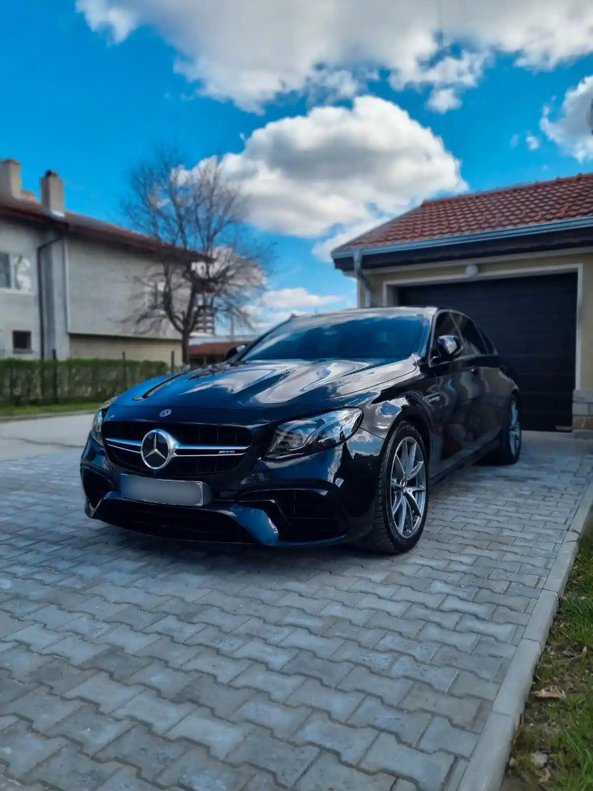 Mercedes-Benz E 63 AMG