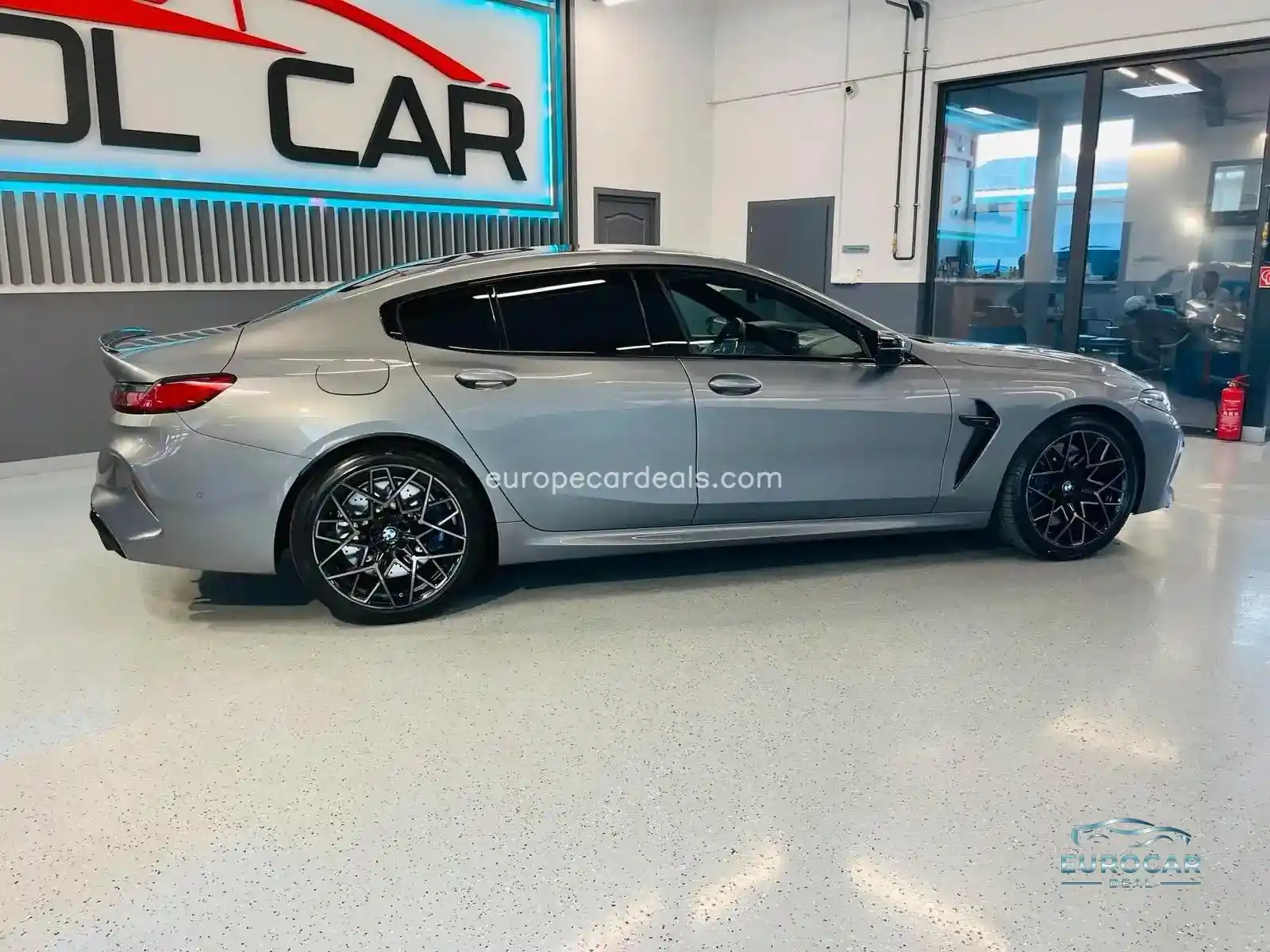 BMW M8