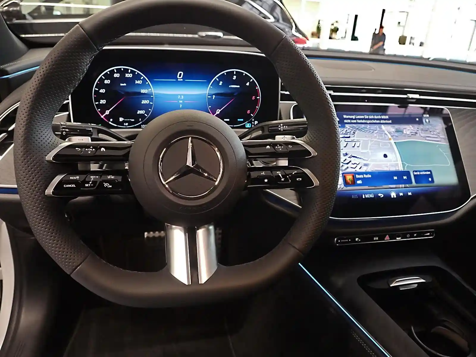 Mercedes-Benz E 200
