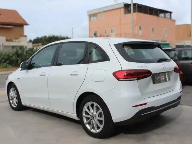 Mercedes-Benz B 250