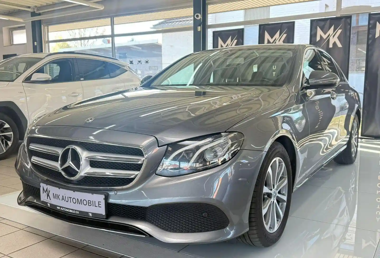 Mercedes-Benz E 200