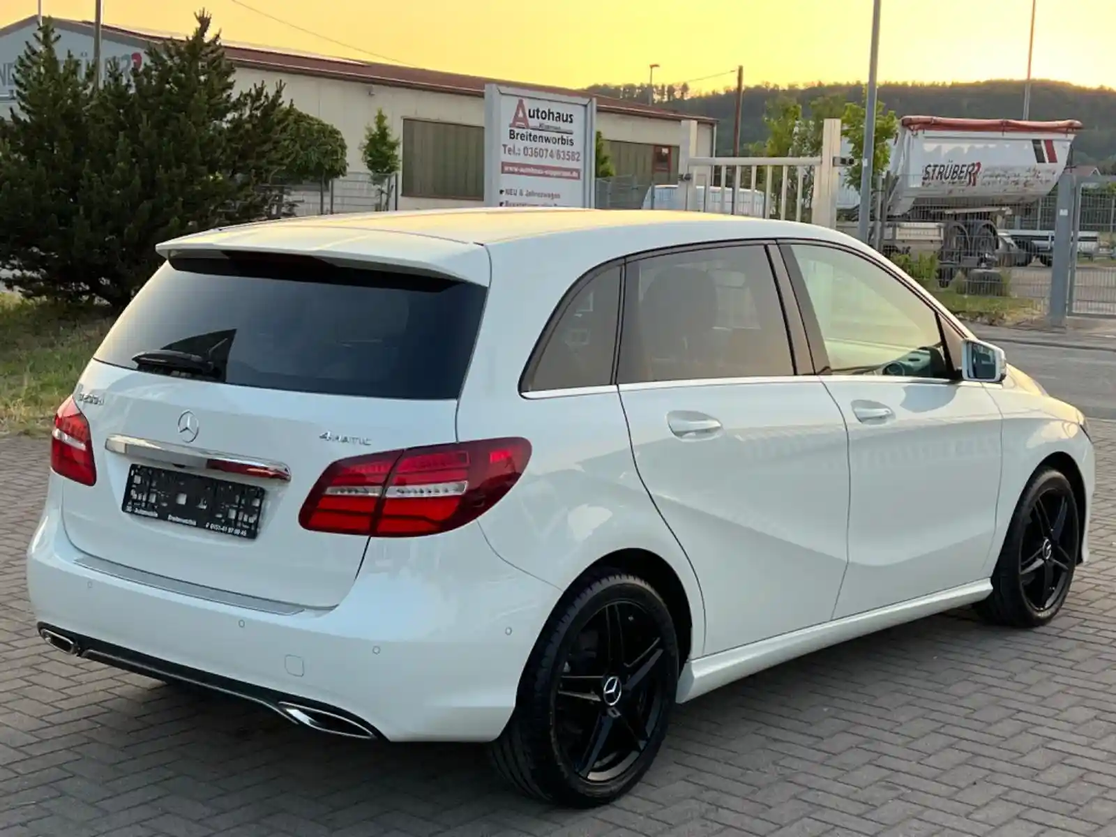 Mercedes-Benz B 200