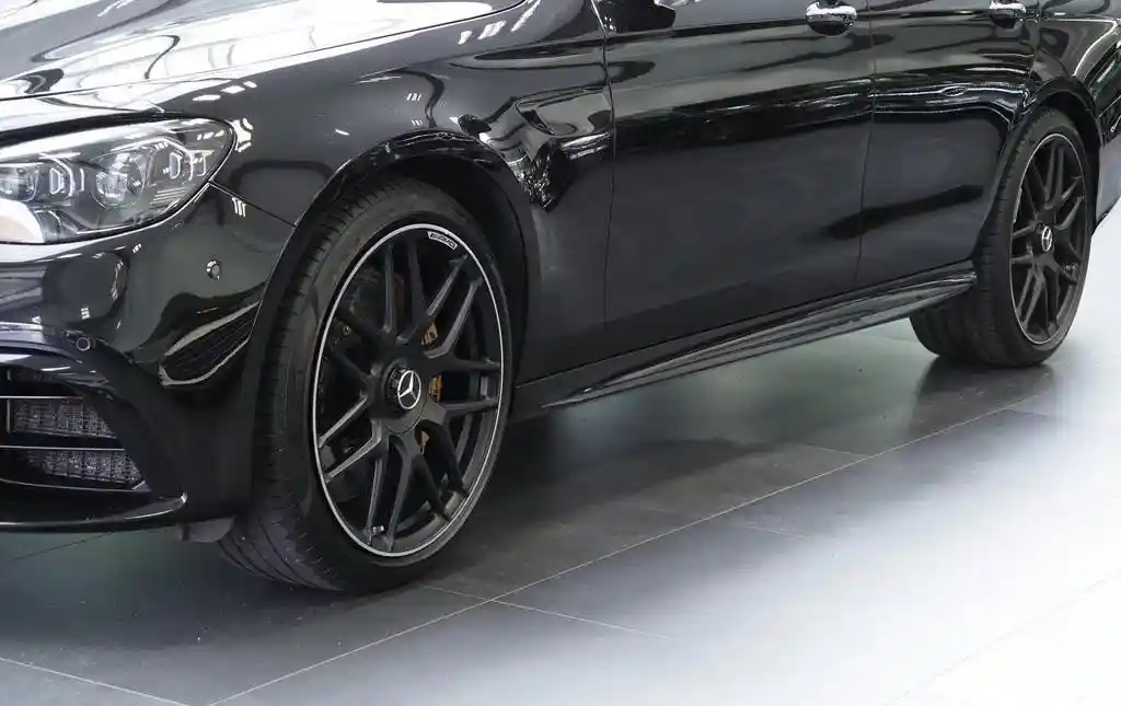Mercedes-Benz E 63 AMG