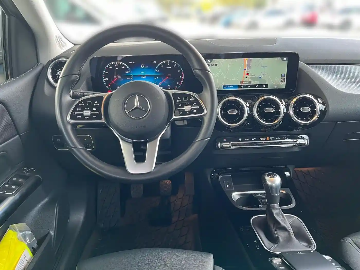 Mercedes-Benz B 180