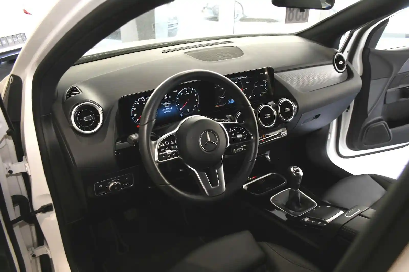 Mercedes-Benz B 180