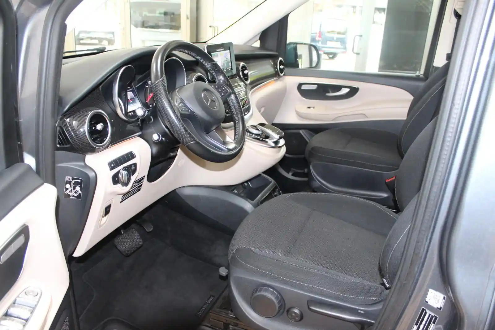 Mercedes-Benz V 250