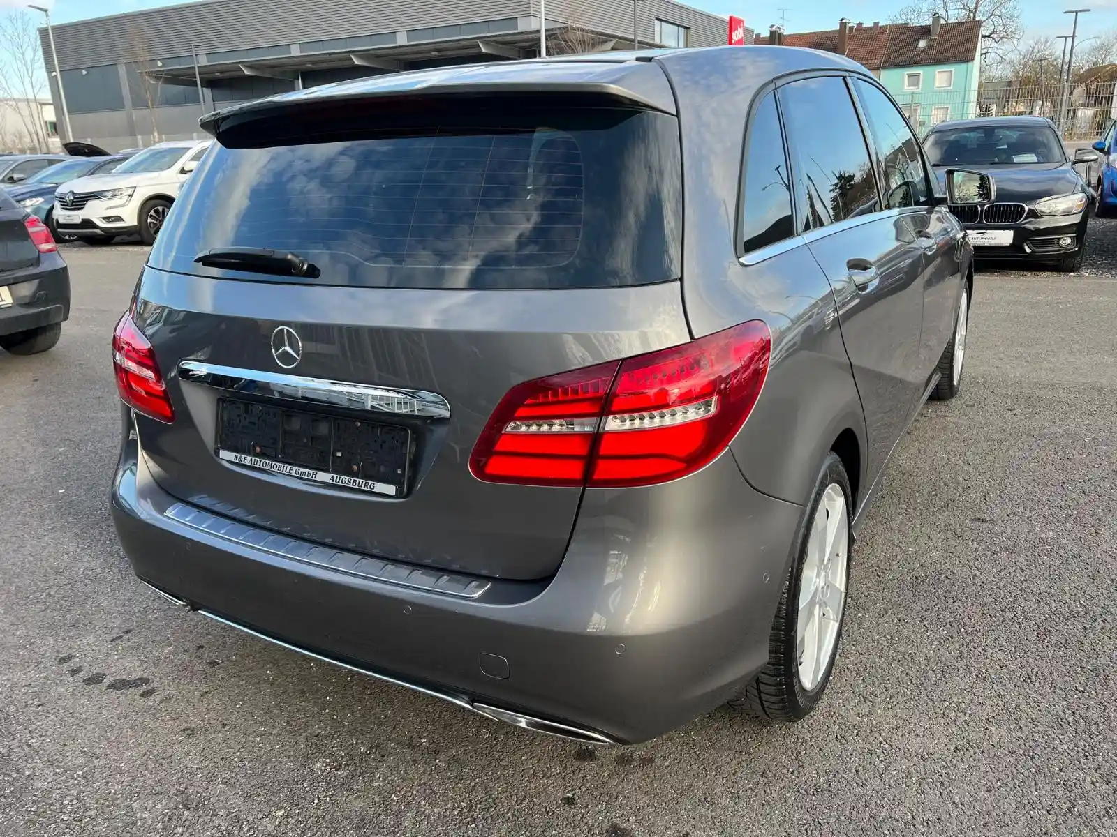 Mercedes-Benz B 220