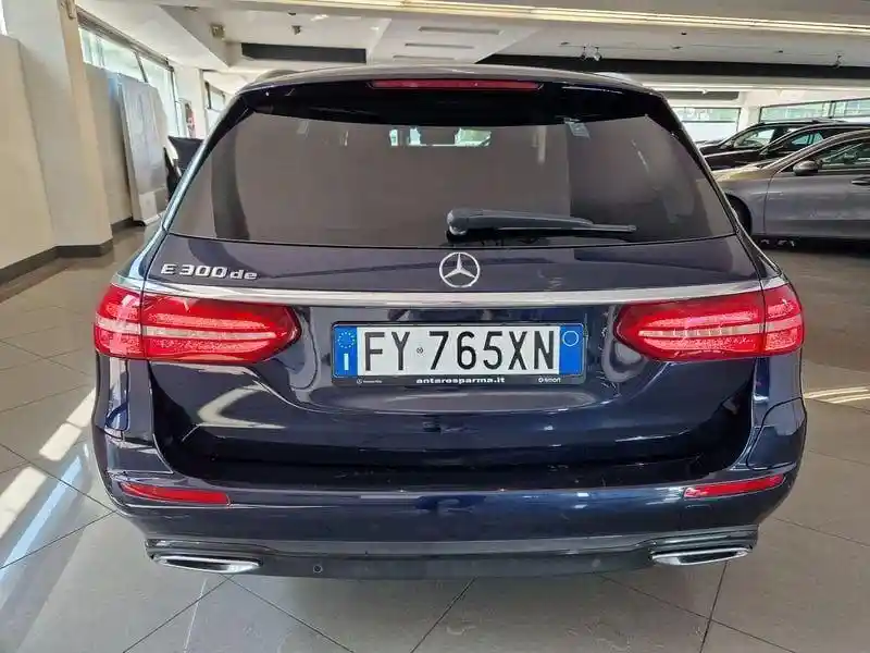 Mercedes-Benz E 300