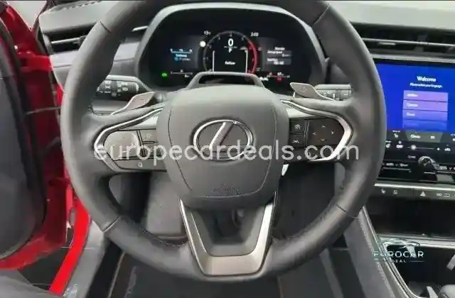 Lexus LBX