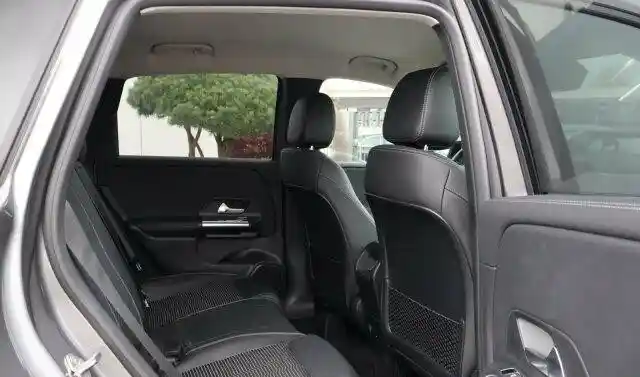Mercedes-Benz B 220