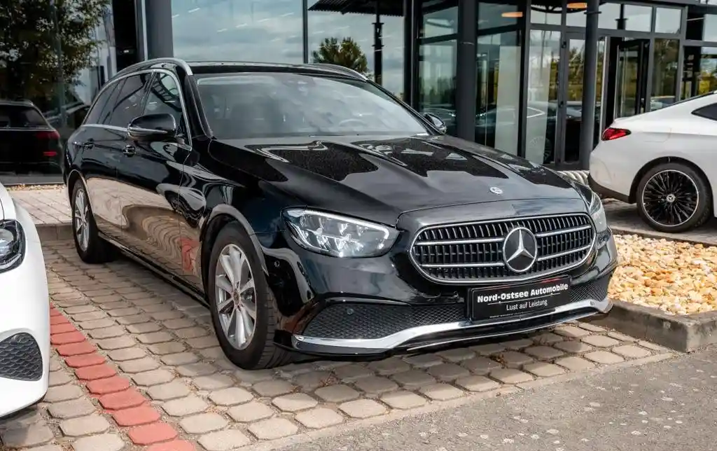 Mercedes-Benz E 200