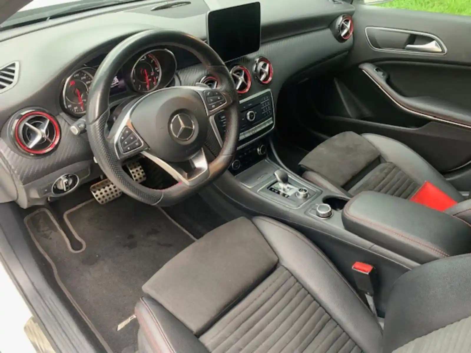 Mercedes-Benz A 45 AMG