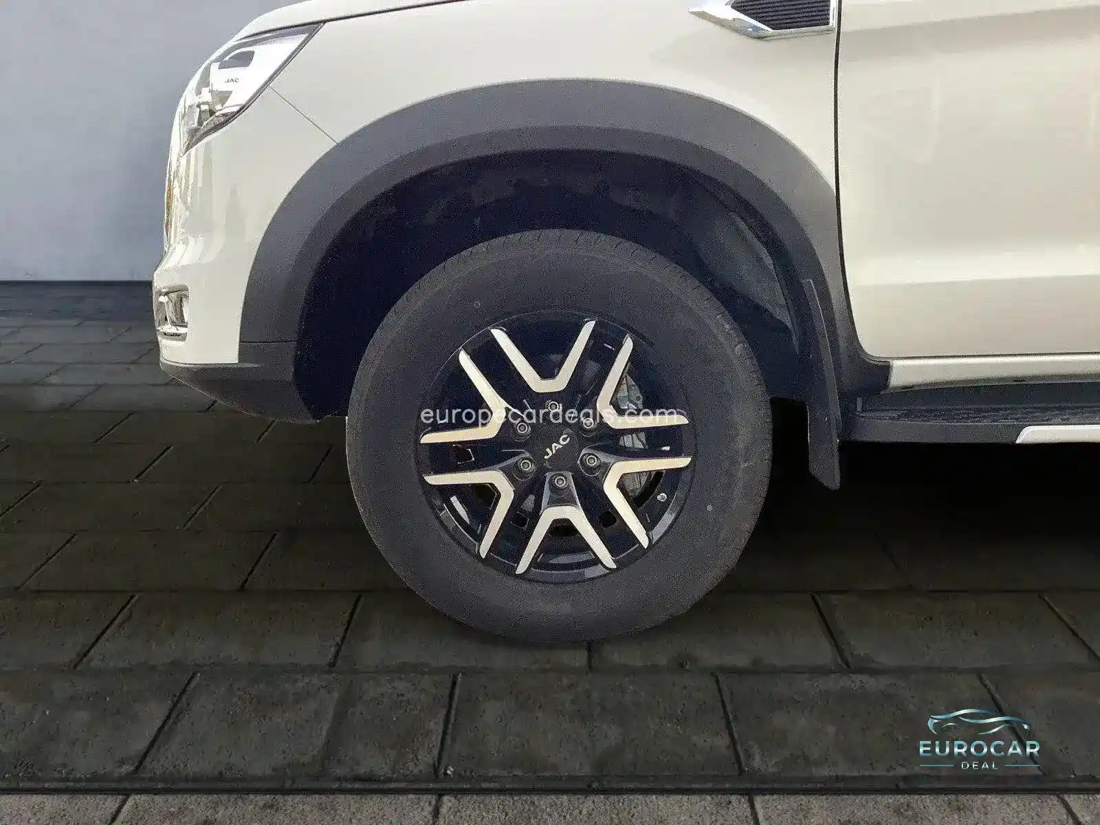 JAC 8 Pro