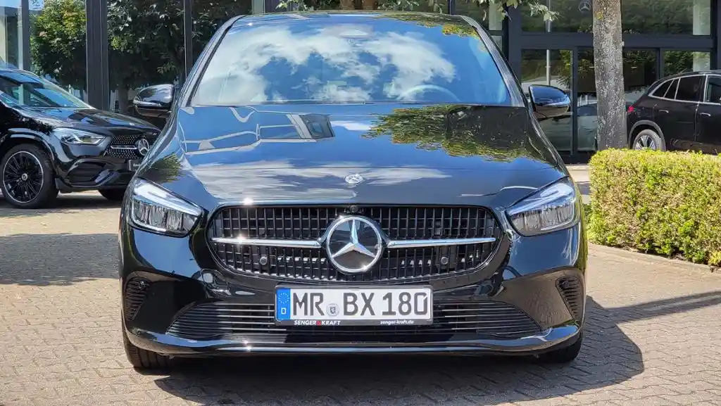 Mercedes-Benz B 180