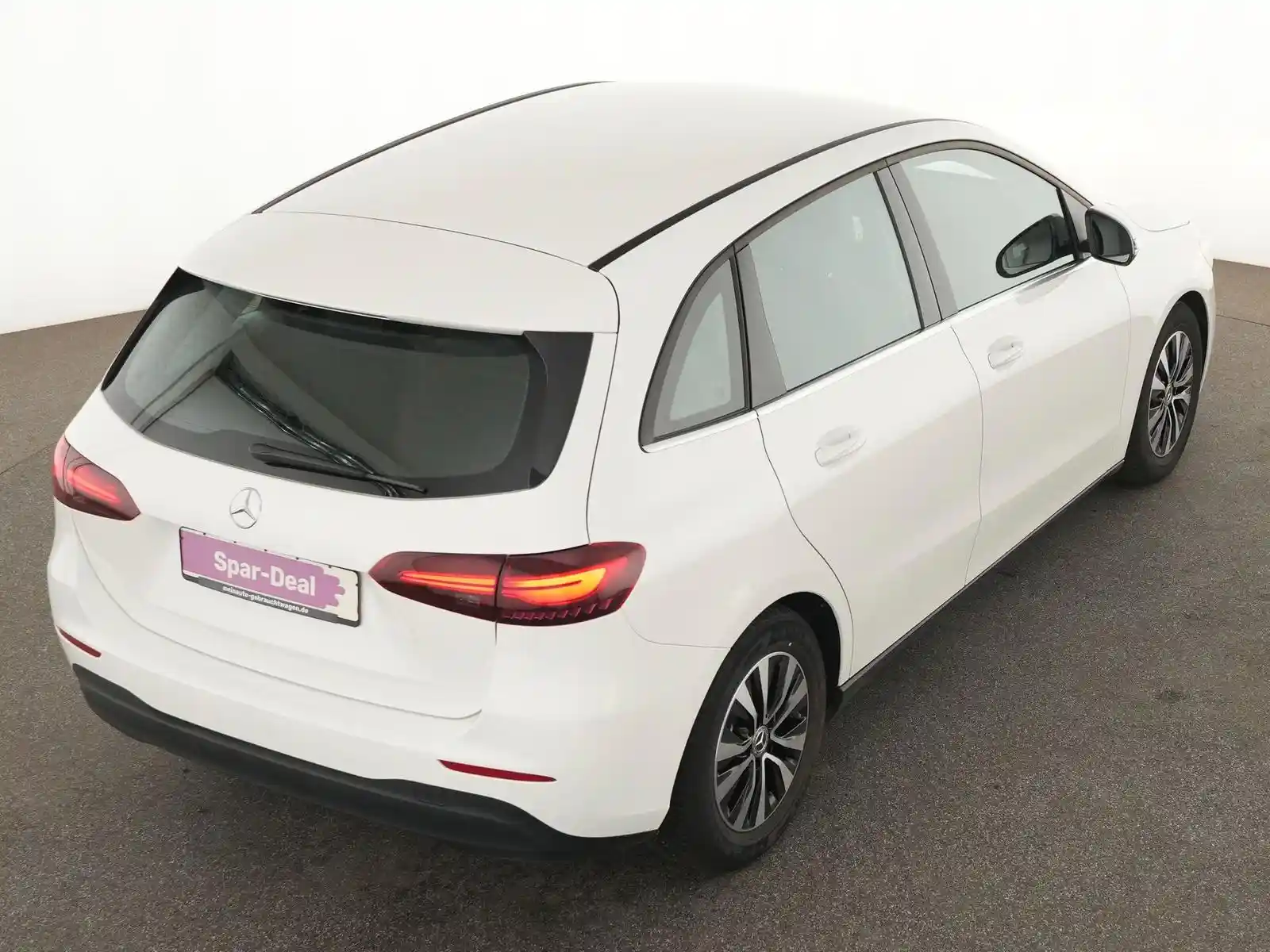 Mercedes-Benz B 180