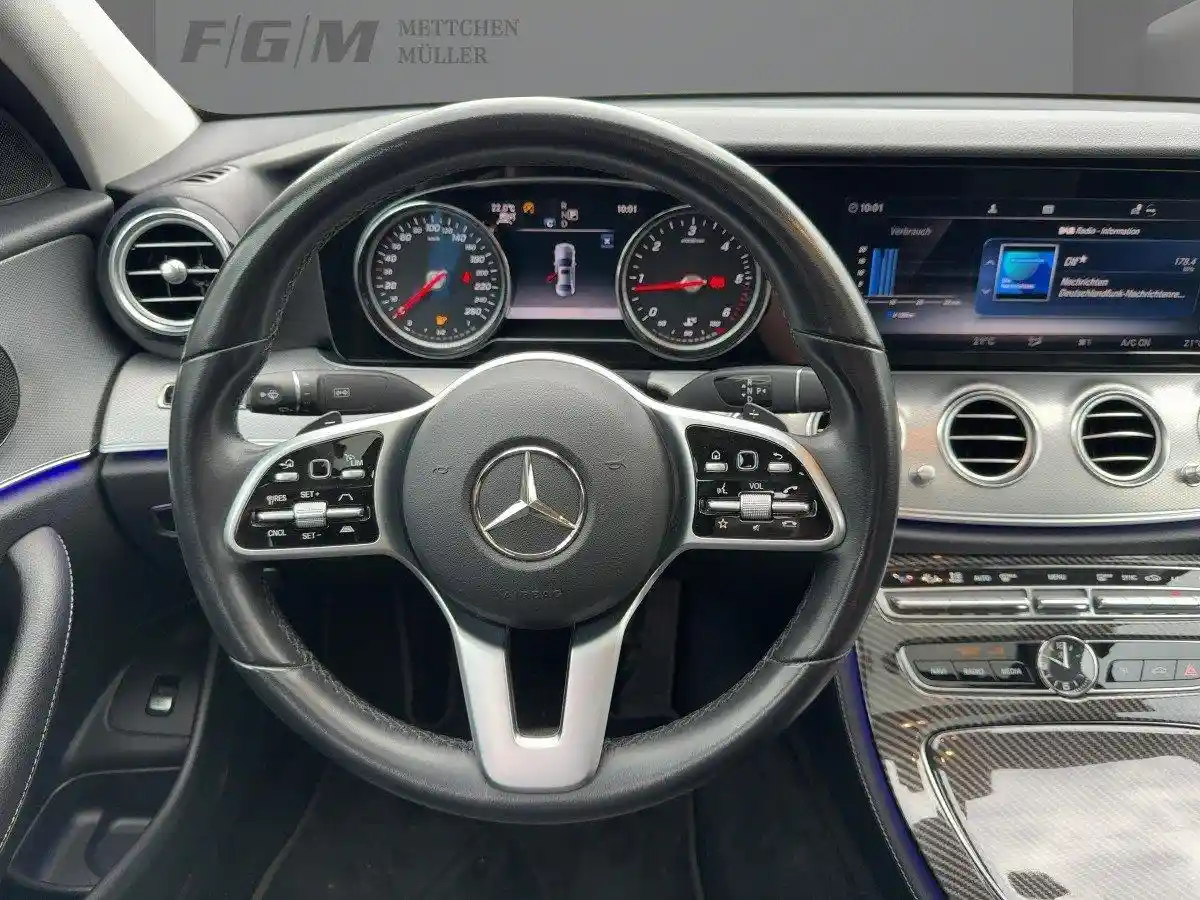Mercedes-Benz E 220