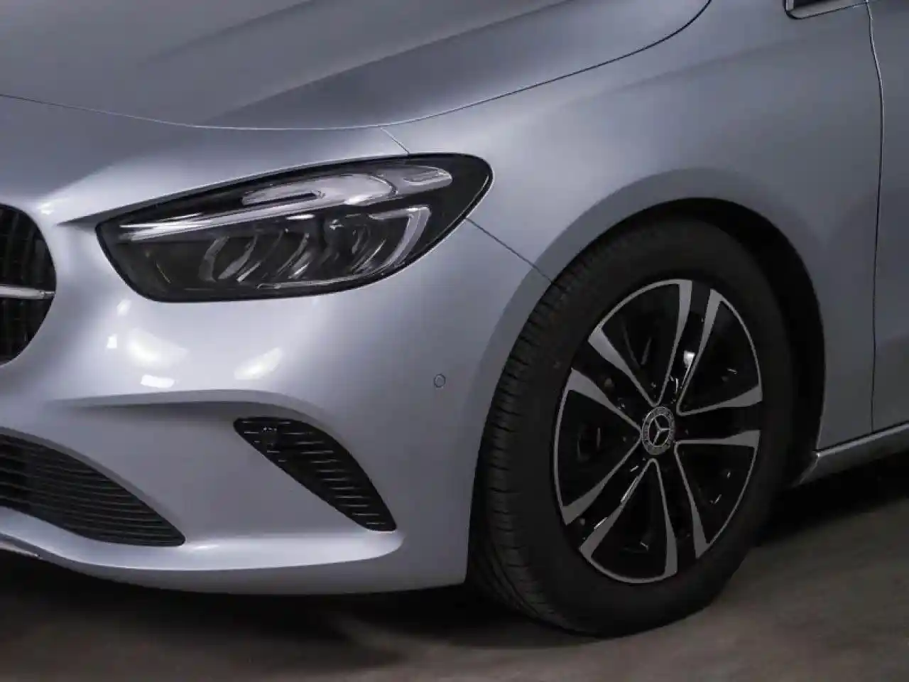 Mercedes-Benz B 200