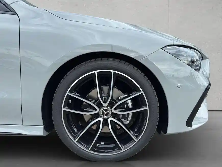 Mercedes-Benz CLA 180