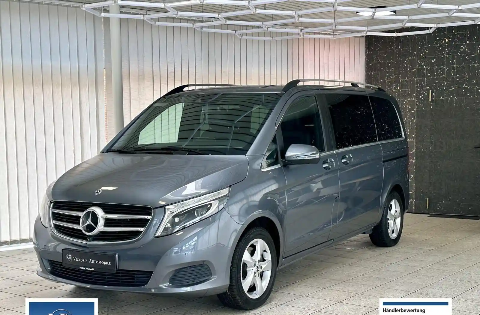 Mercedes-Benz V 220