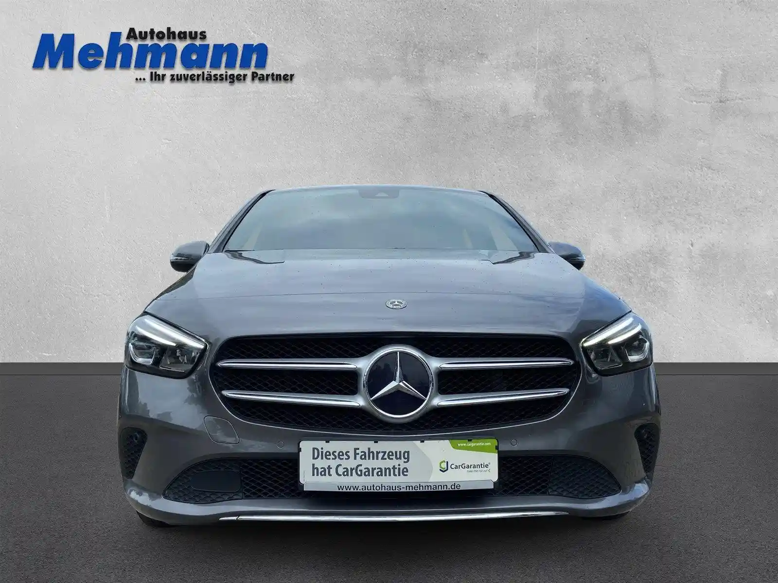 Mercedes-Benz B 180