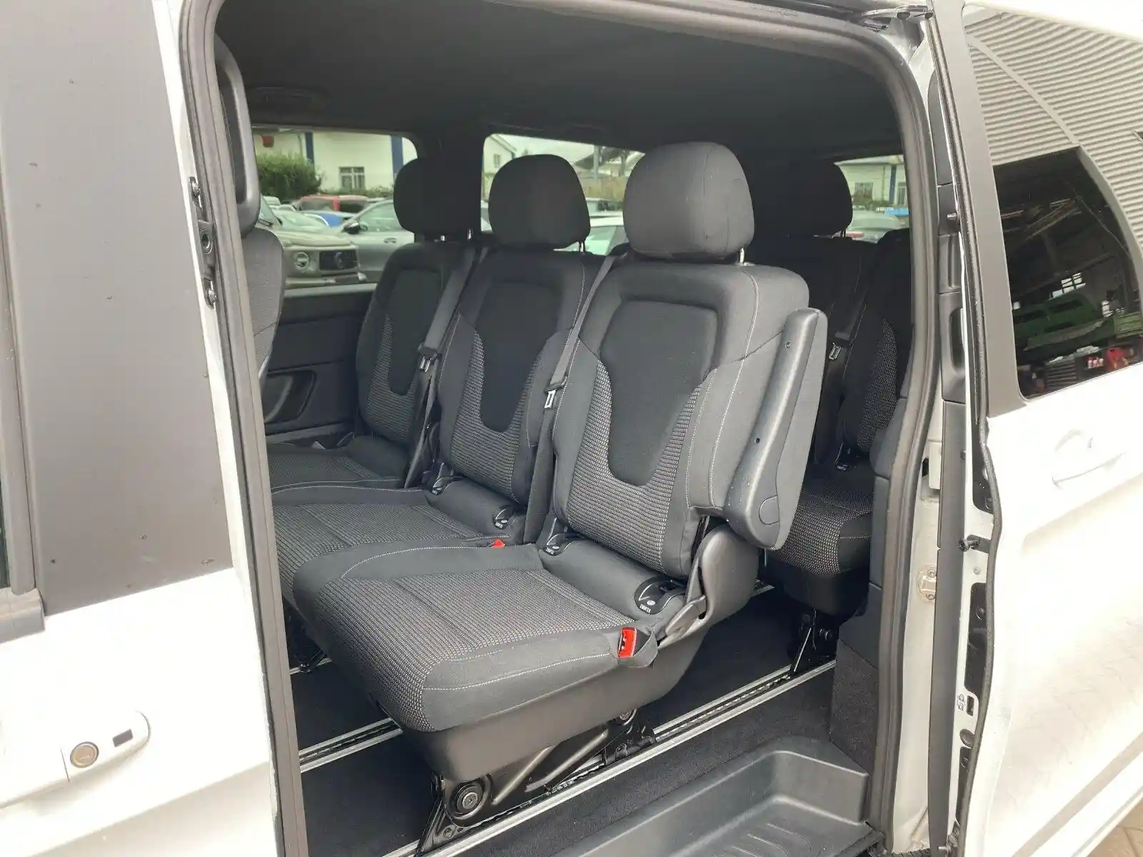 Mercedes-Benz V 250